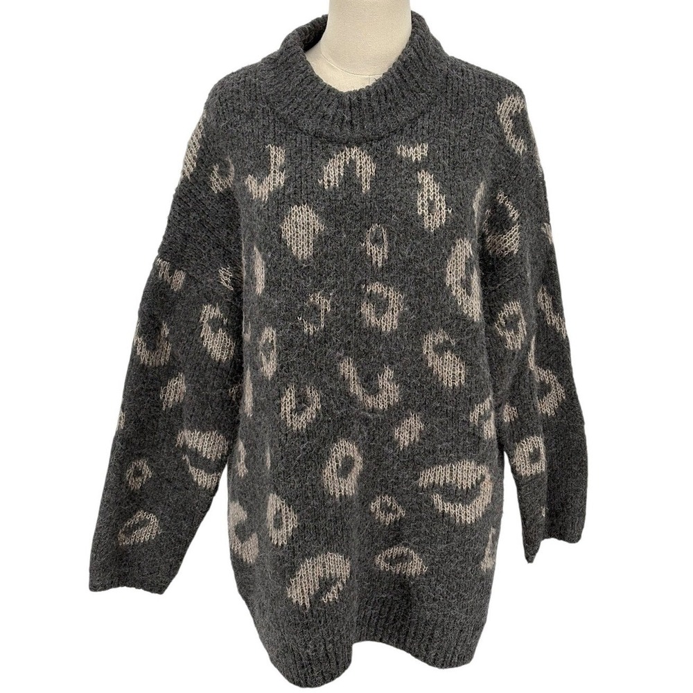 Universal Thread‎ Womens XL Gray Leopard Print Turtleneck Sweater